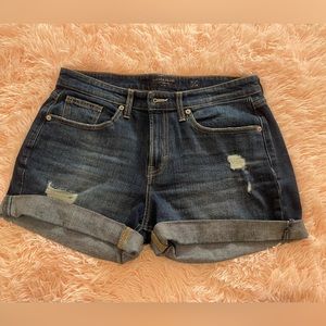 Lucky brand denim 6/28 shorts.